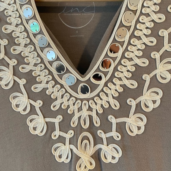 Gray tunic with beautiful details - Picture 2 of 6